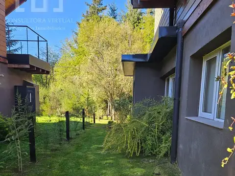 Casa en Alquiler con 1 cochera