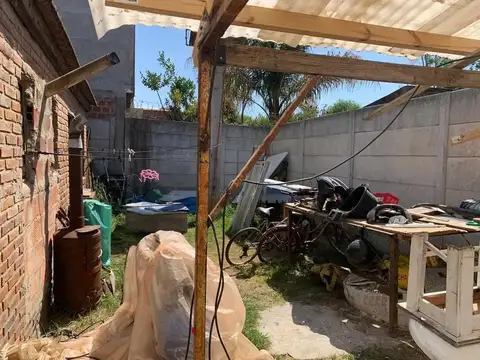 Casa 2 ambientes con 1 baño