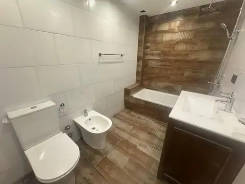 Casa 3 ambientes con 2 baños