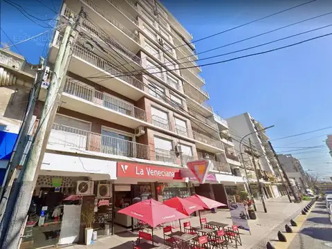 4 amb con cochera y baulera a metros de la Avda y del FCGR - Actualmente Alquilado.