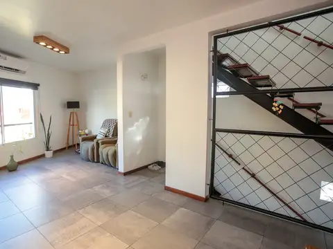 Depto Tipo Casa en Venta de 5 ambientes