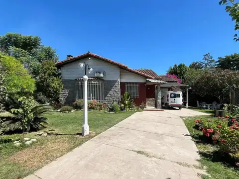 Casa 6 ambientes con 5 baños