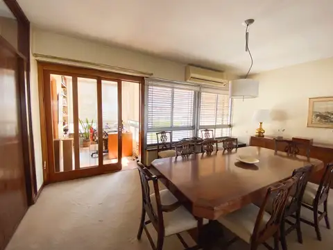 Departamento 8 ambientes con 2 baños