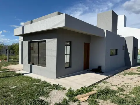 VENTA CASA SANTA CRUZ DEL LAGO -VALLE DEL SOL-