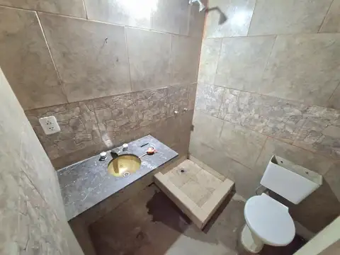 Galpon en Alquiler en Lomas del Mirador, $ 600.000