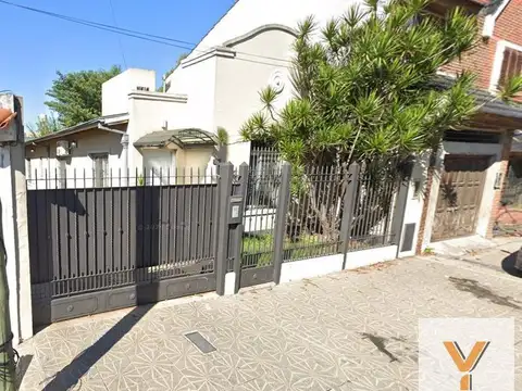 Casa en PH en venta - 2 Dormitorios 2 Baños - 60Mts2 - Castelar