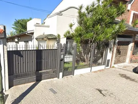 Casa en PH en venta - 2 Dormitorios 2 Baños - 60Mts2 - Castelar
