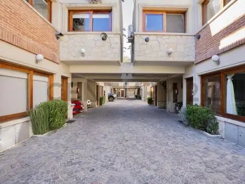 VENTA DUPLEX 3 AMBIENTES CON COCHERA APTO CRÉDITO COMPLEJO ALVEAR