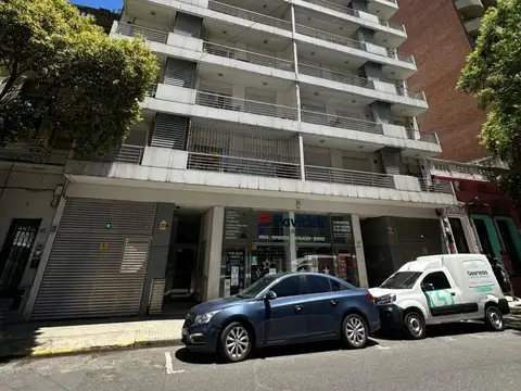 Cochera cubierta en PB