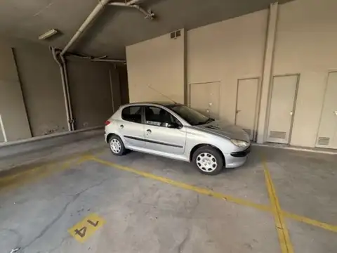 Cochera cubierta en PB