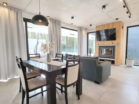 Casa 7 ambientes con 3 baños