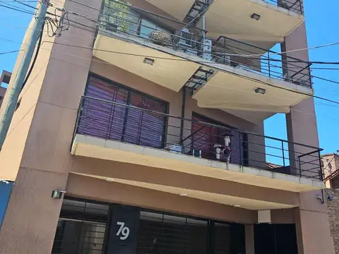 Venta departamento dos amb en Bernal con cochera