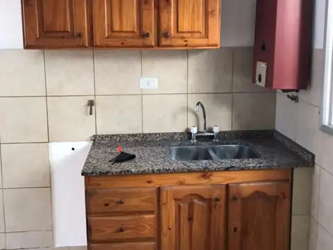 Depto Tipo Casa en Alquiler de 2 dormitorios