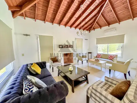 Casa en Venta con 1 cochera