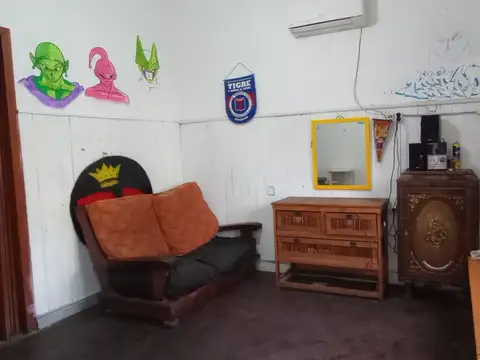 Casa 5 ambientes con 3 baños