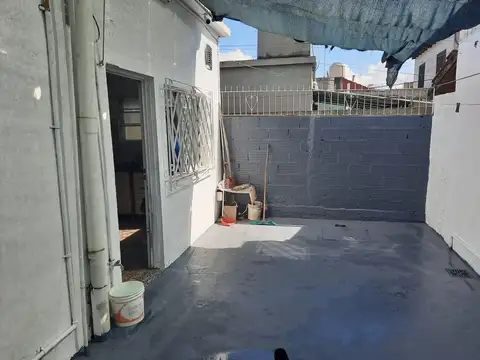 Depto Tipo Casa 2 ambientes con 1 baño