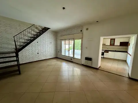 Servando Bayo al 1000. Echesortu Oeste. Entre San Juan y San Luis