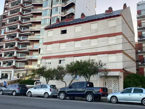 OPORTUNIDAD  DEPARTAMENTO TRES AMBIENTES EN PLANTA BAJA FRENTE AL MAR
