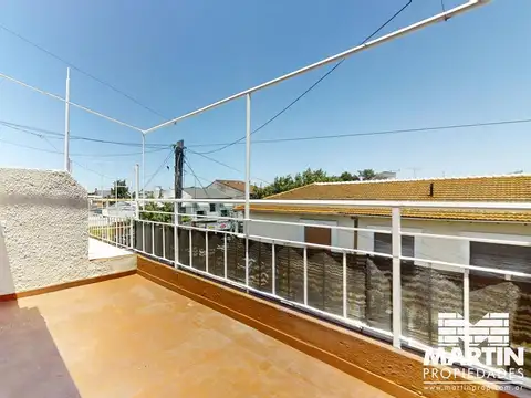 Departamento en venta en Martinez, 3 amb con balcon y terraza, 2do piso por escalera