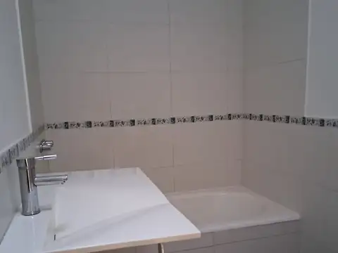 Depto Tipo Casa en Alquiler 28 años