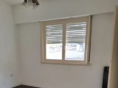 Depto Tipo Casa en Alquiler con 1 cocheras