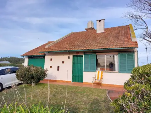 Venta casa en Alfar 4 ambientes garage y parque