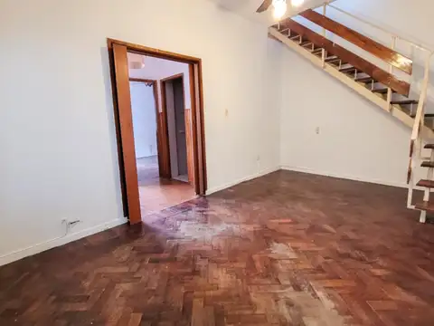 Depto Tipo Casa en Alquiler de 3 ambientes