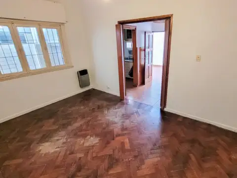 Depto Tipo Casa en Alquiler con 1 cocheras
