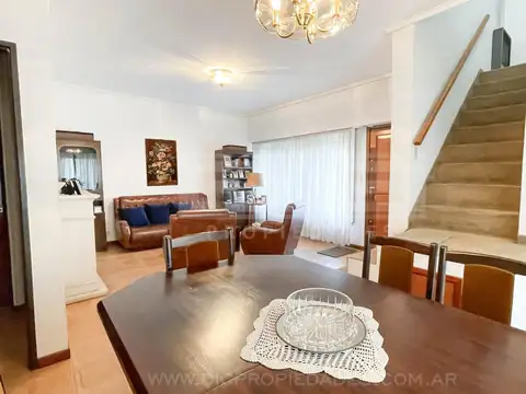 Depto Tipo Casa en Venta de 5 ambientes