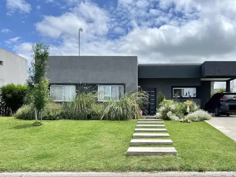 Casa en venta en Canning Barrio San Lucas