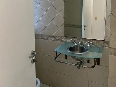 Casa en Venta con 4 cocheras