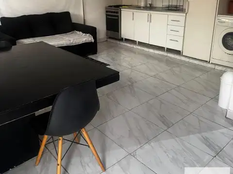 Casa 2 ambientes con 1 baño