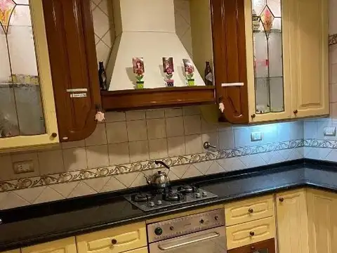 Casa en Alquiler con 1 cochera