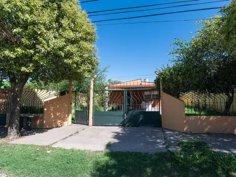 Casa barrio "Cayetano Silva"