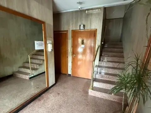 Acha 100, Piso 6