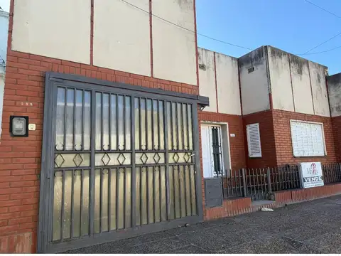 Venta casa 2 dormitorios , cochera y quincho en Gualeguaychú