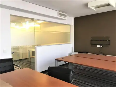 Oficina Monoambiente con 4 baños