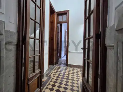 PH 4 ambientes con dependencia, doble patio y entrada independiente – Balvanera