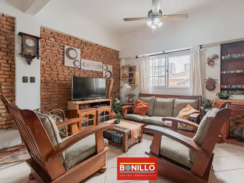 Depto Tipo Casa 4 ambientes con 2 baños