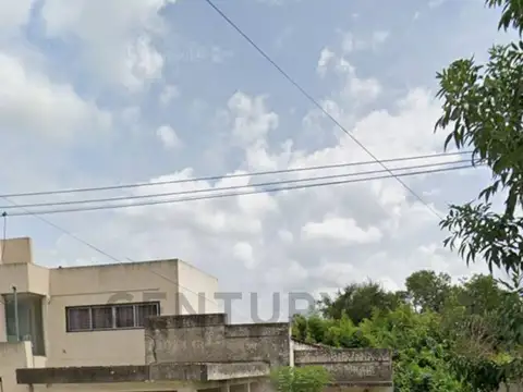 Casa en Venta a Reciclar o Demoler 3 dormitorios en Los Hornos, La Plata