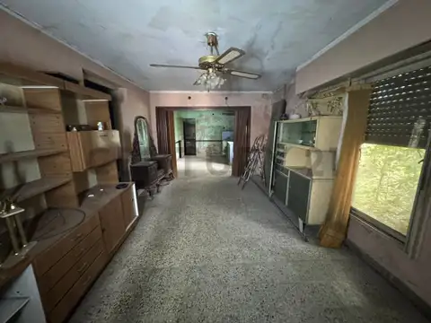 55 entre 143 y 144 2400, Piso 0