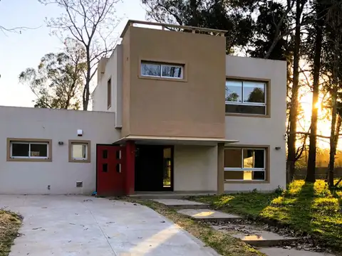 Bernardo de Irigoyen 100