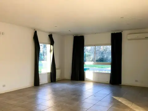 CASA en VENTA 4 AMB con JARDIN PARRILLA SAN MATIAS