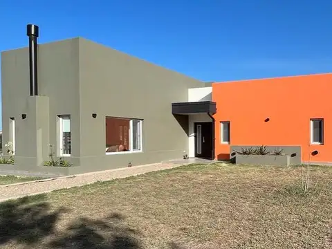 Los Ciruelos 200