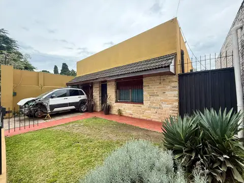 VENTA CASA 3 AMB   LOCAL - Ingeniero Adolfo Sourdeaux