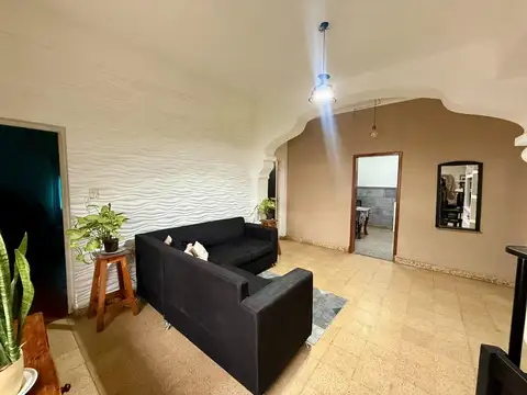 VENTA CASA 3 AMB   LOCAL - Ingeniero Adolfo Sourdeaux