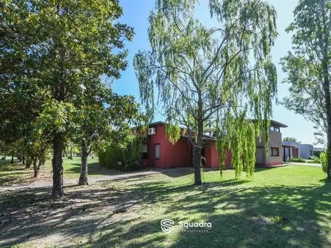Casa 7 ambientes con 2 baños