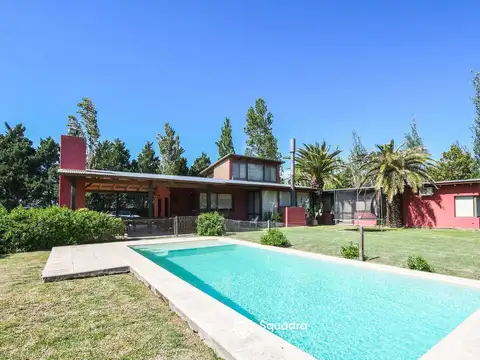 VENTA | PERMUTA - Casa de 3 dormitorios, piscina y jardin de 1600 m² - Los Álamos Club de Campo, Iba