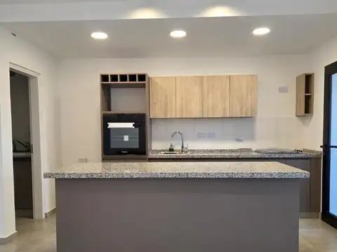 Casa 4 ambientes con 3 baños