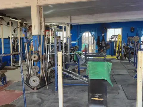 LOCAL EN SAN JUSTO 460 METROS SOBRE AVENIDA